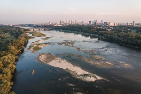 Ostrzeżenie hydrologiczne: susza w zlewniach Szreniawy, Nidzicy i przyrzecza Wisły