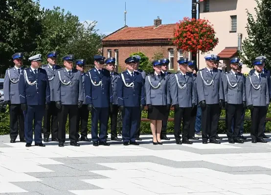 Święto Policji w Proszowicach – awanse, pokazy i podziękowania dla mundurowych