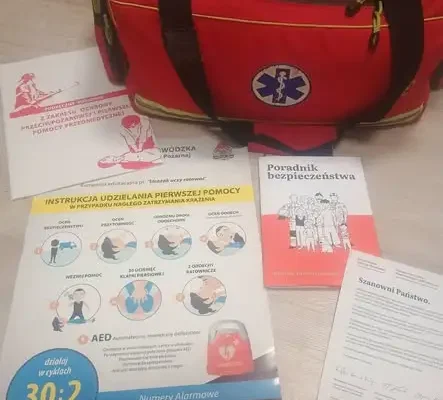 Młodzieżowa Drużyna Pożarnicza w Klimontowie uczy się pierwszej pomocy i ewakuacji
