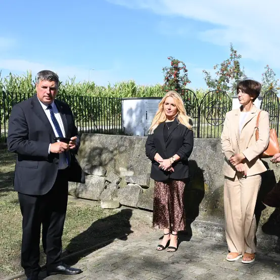 Proszowice uczciły 84. rocznicę deportacji Żydów – wystawa i symboliczne kamienie na cmentarzu