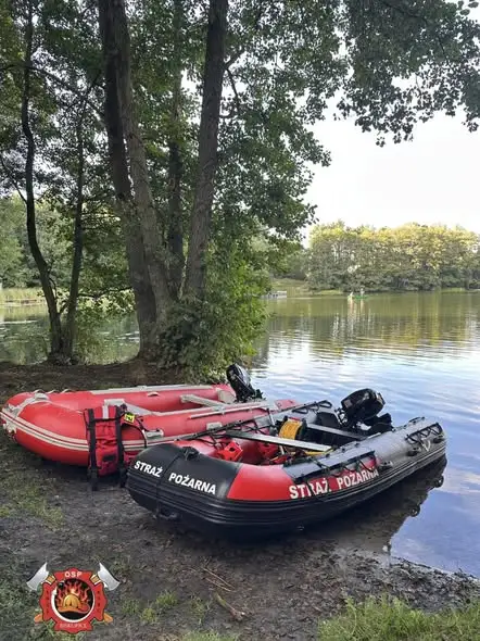 Interwencja służb nad wodą w Steszewku – akcja ratunkowa OSP Biskupice