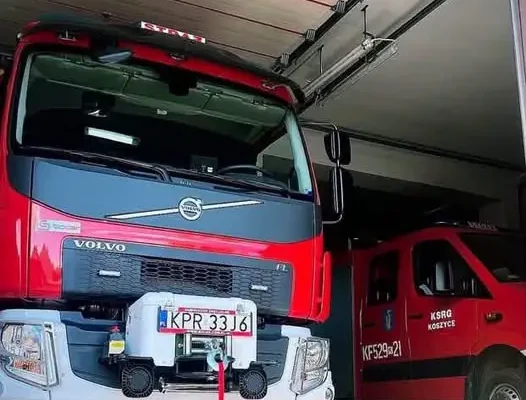 Interwencja OSP Koszyce: usunięcie gniazda owadów w Malkowicach
